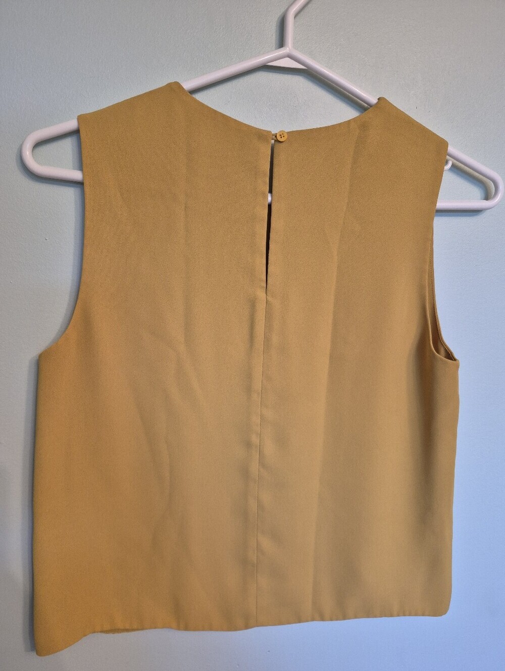 Babaton Aritzia Women's Contemporary Minimalist Mustard Cropped Blouse Size XS-S - Picture 6 of 6